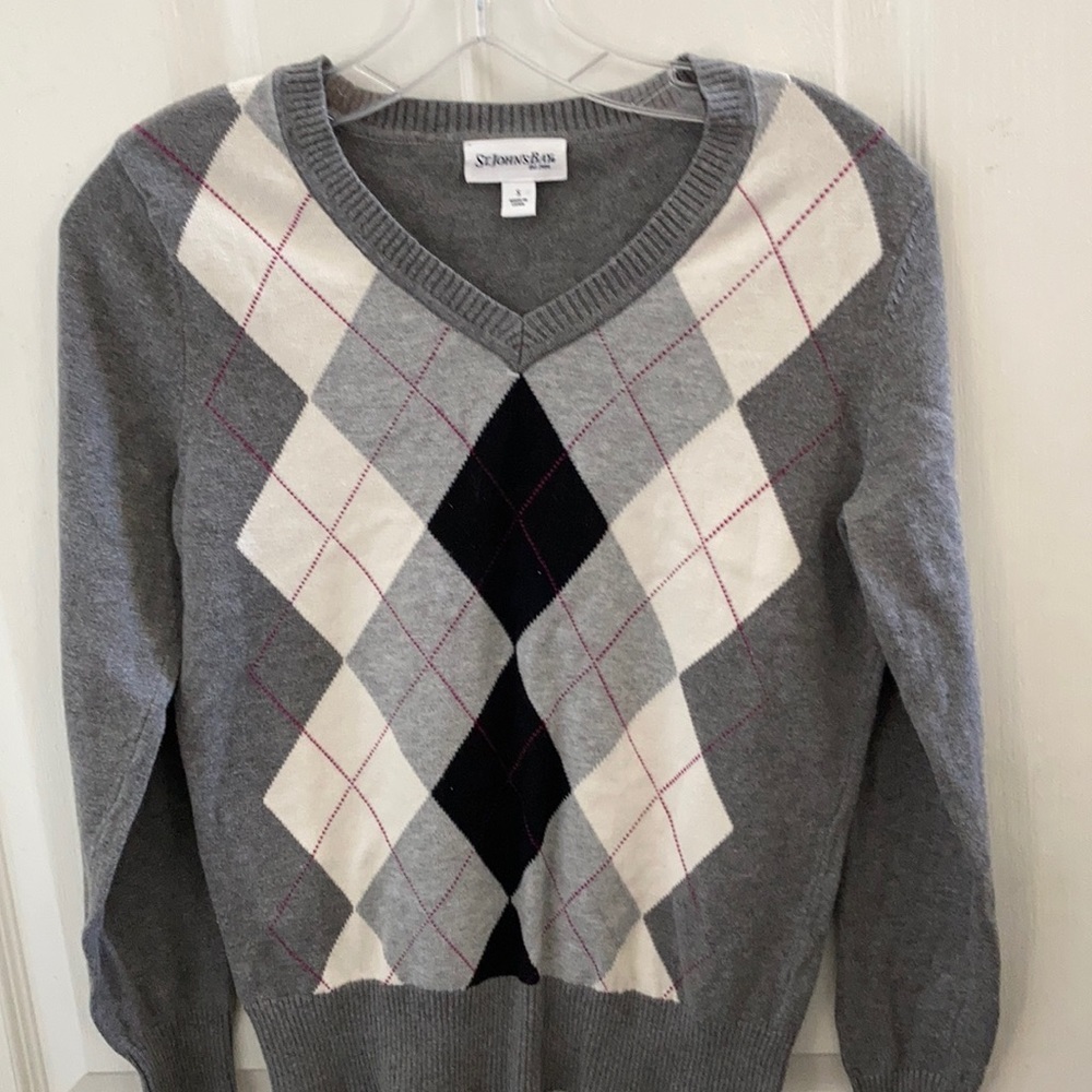 FINAL MARKDOWN Ladies St. John’s bay sweater small